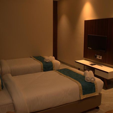 Hotel Tanisha Kishanganj Esterno foto