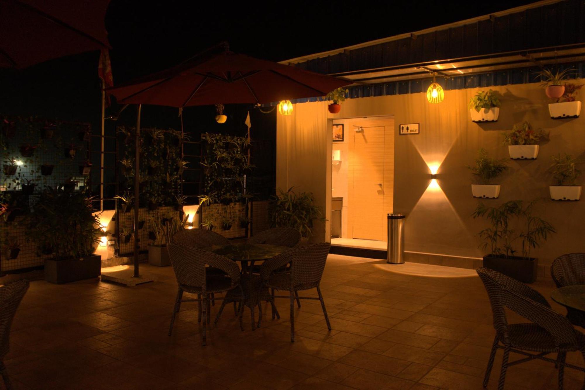 Hotel Tanisha Kishanganj Esterno foto