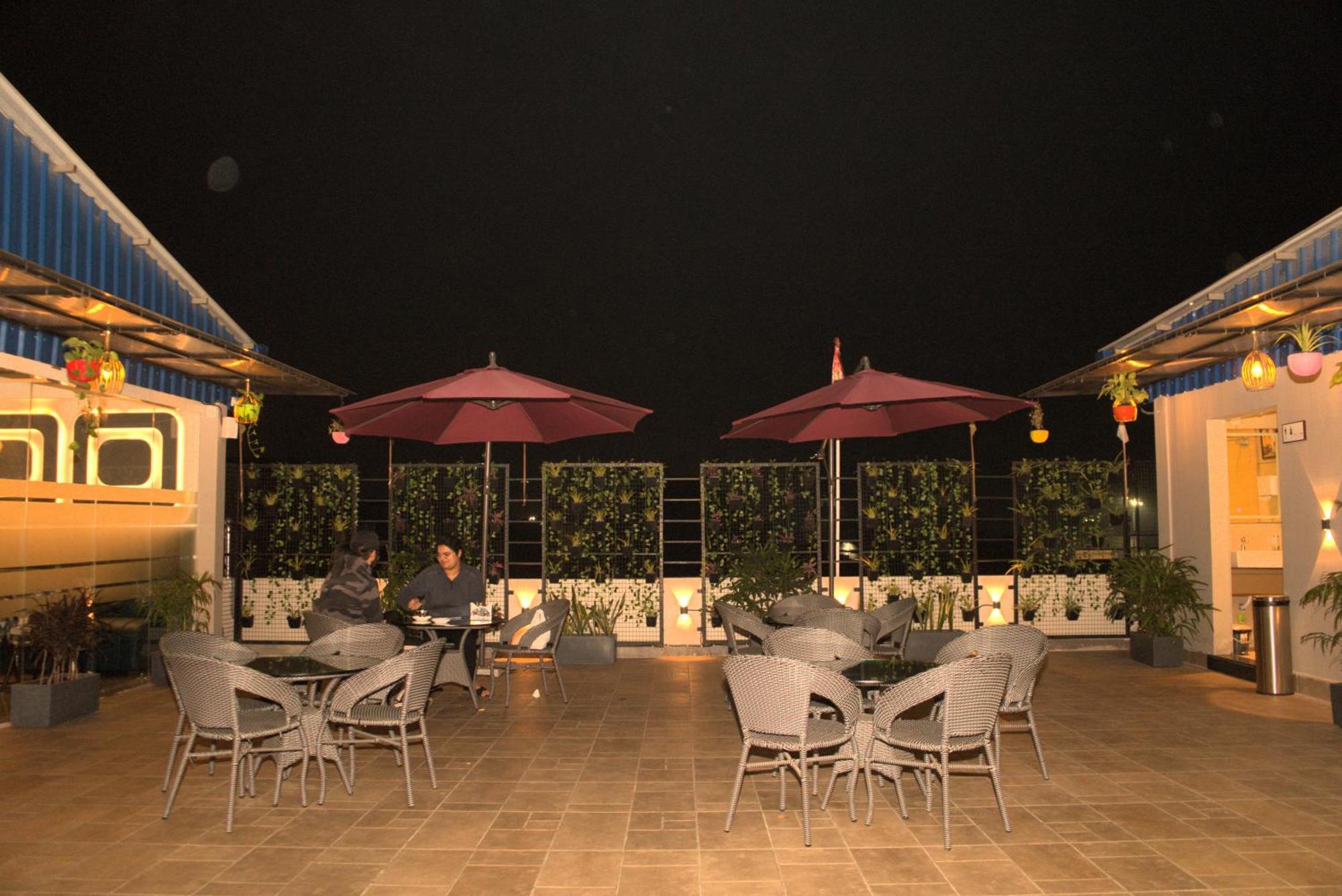 Hotel Tanisha Kishanganj Esterno foto