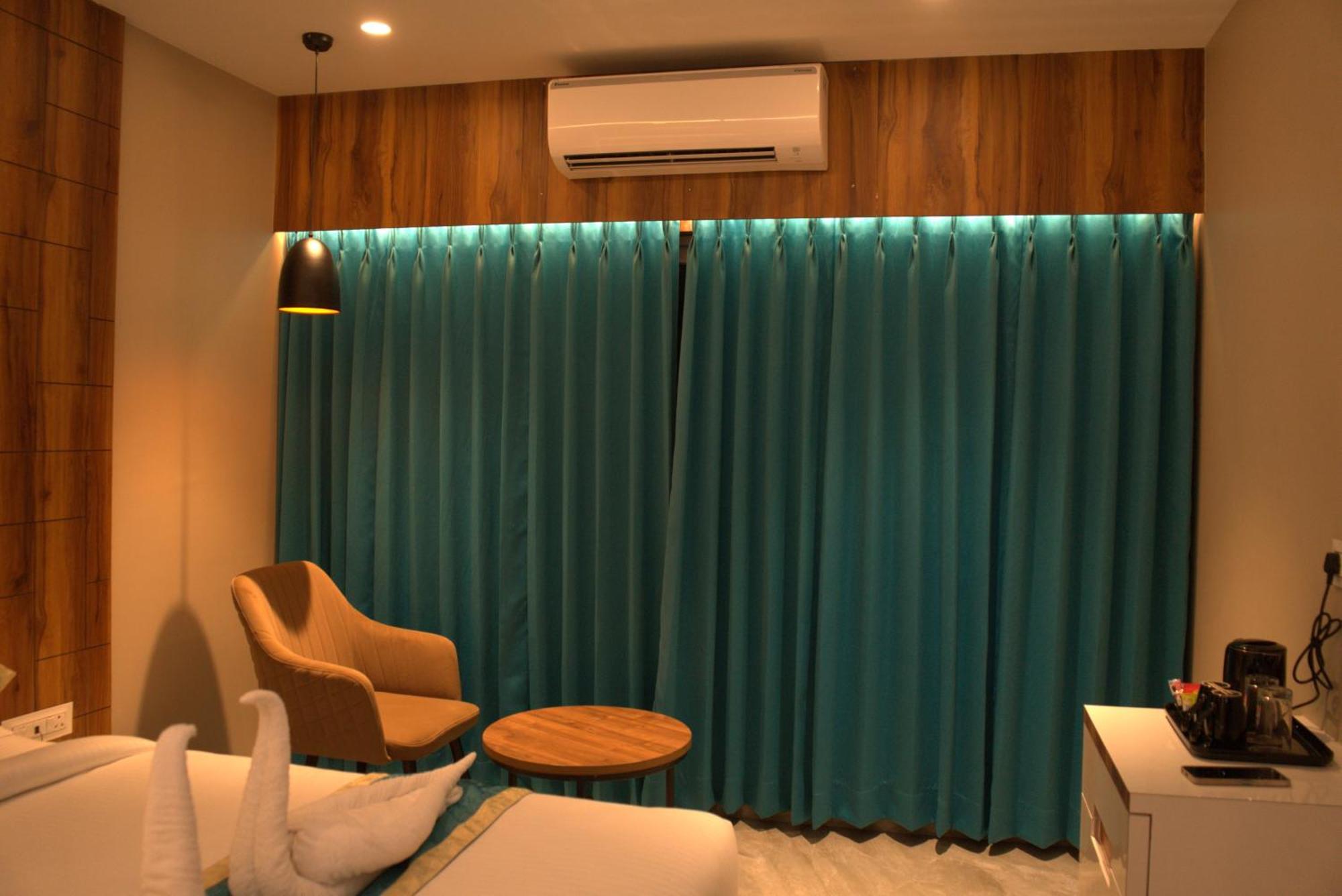 Hotel Tanisha Kishanganj Esterno foto