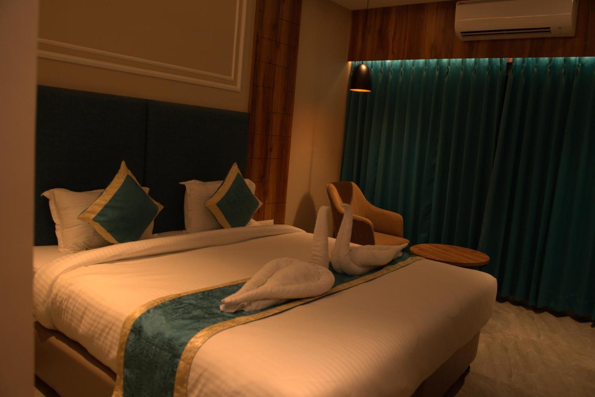 Hotel Tanisha Kishanganj Esterno foto